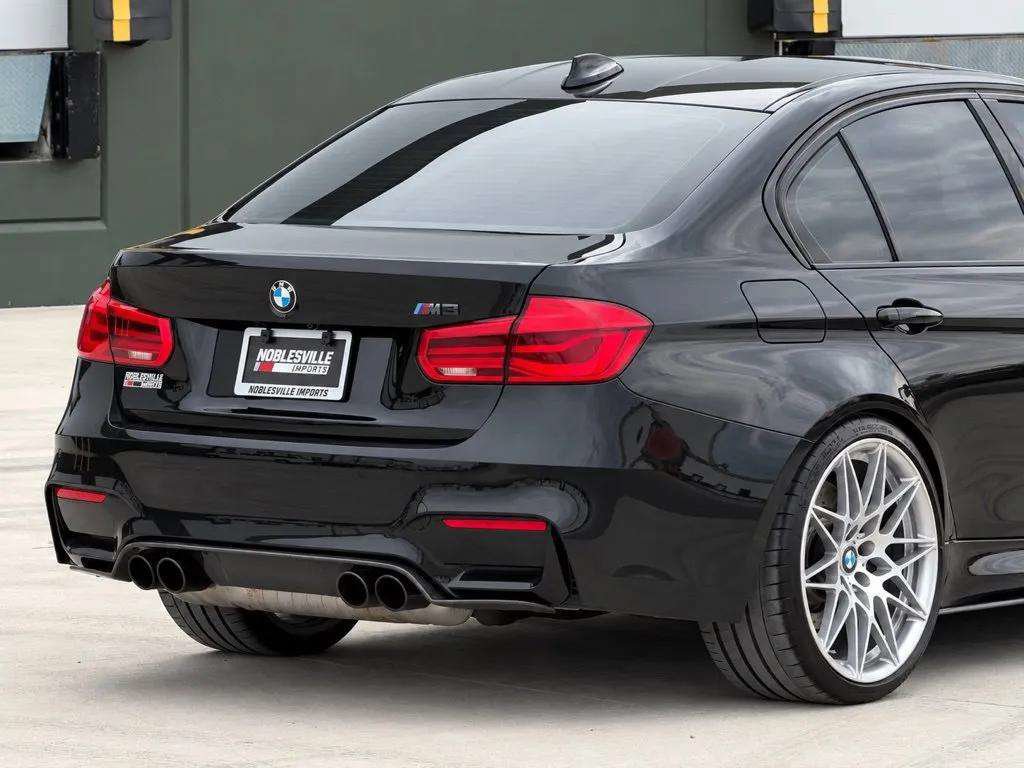 Used 2018 BMW M3 RWD image 32