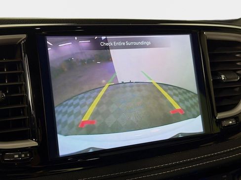 Used 2023 Chrysler Pacifica Touring-L w/ S Appearance Package image 16