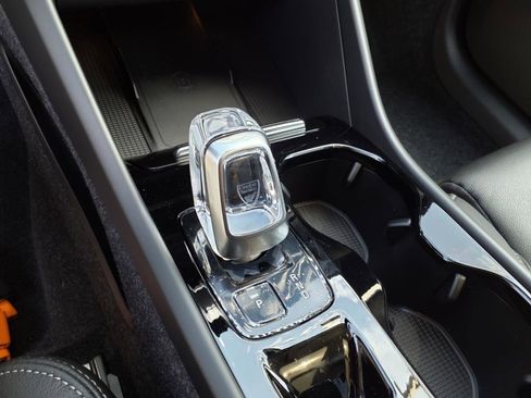 New 2025 Volvo XC40 B5 Plus w/ Protection Package Premier image 19