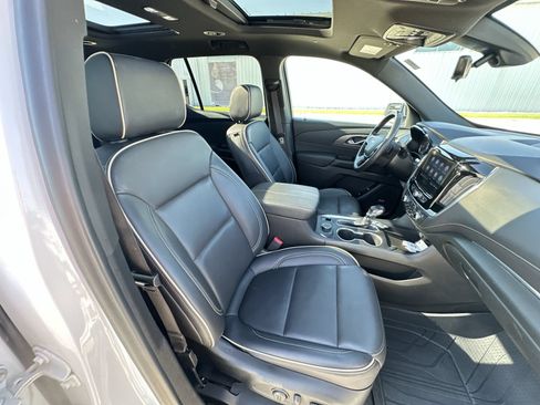 Used 2022 Chevrolet Traverse Premier w/ LPO, Floor Liner Package AWD/4WD image 28