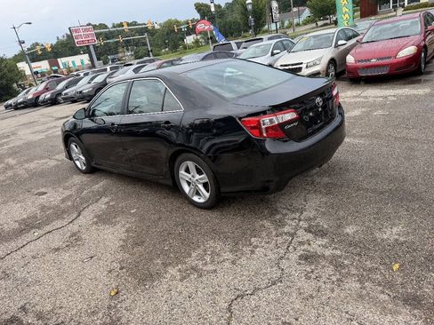 Used 2013 Toyota Camry SE FWD image 2