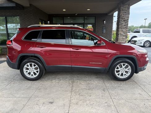 Used 2014 Jeep Cherokee Latitude AWD/4WD image 5