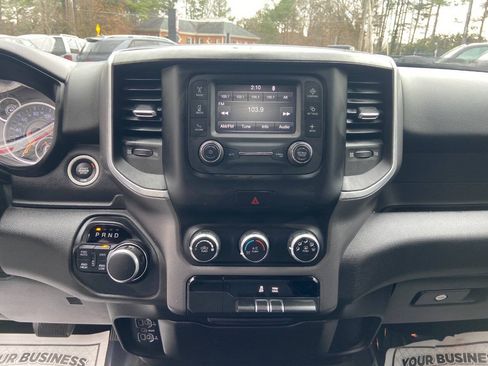 Used 2019 RAM 1500 Big Horn AWD/4WD image 14