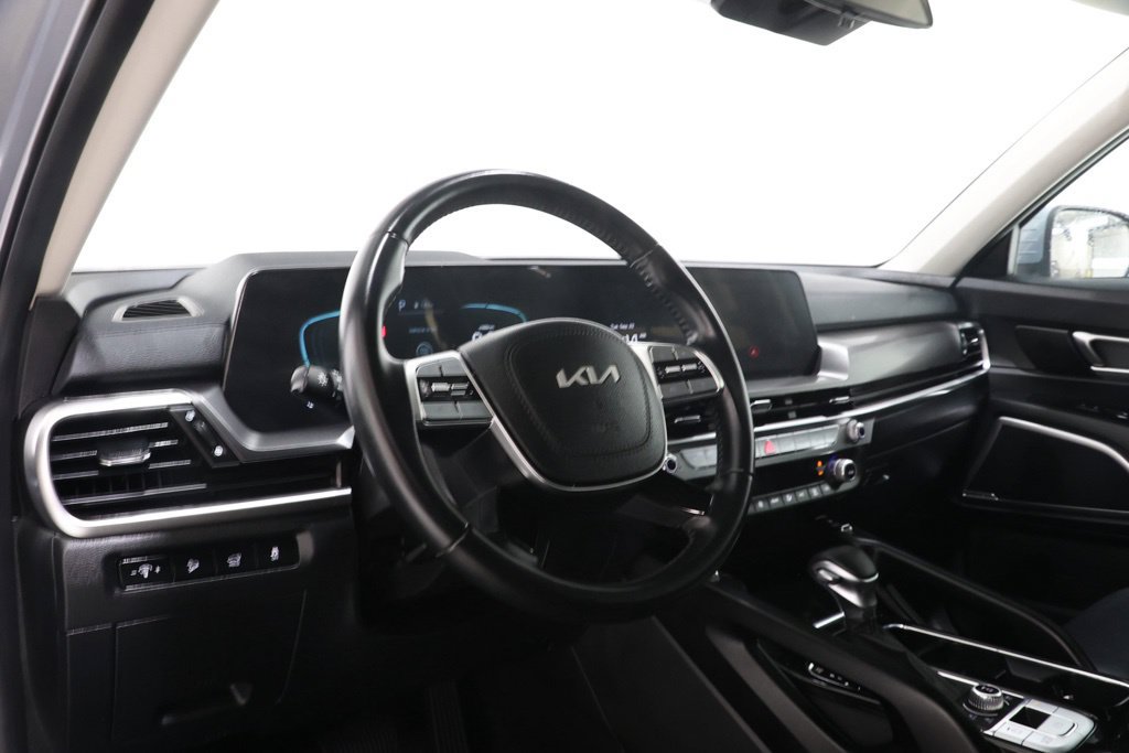 Used 2025 Kia Telluride S AWD/4WD image 16