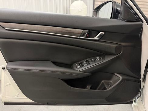 Used 2021 Honda Accord Sport image 12