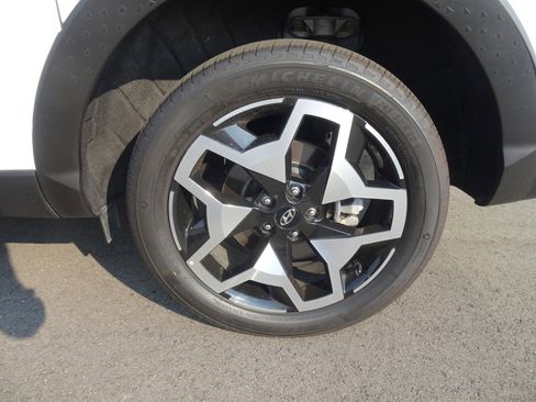 Used 2024 Hyundai Santa Cruz Limited image 3