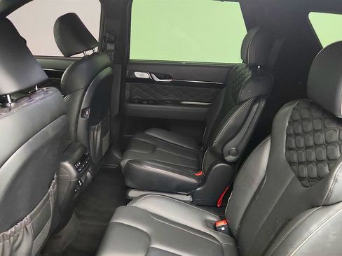 Used 2022 Hyundai Palisade Calligraphy w/ Winter Package FWD image 22