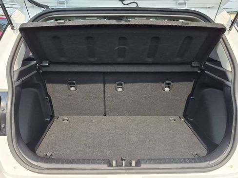Used 2025 Hyundai Venue SEL FWD image 28