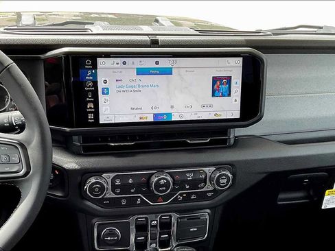 New 2025 Jeep Gladiator Sport image 6