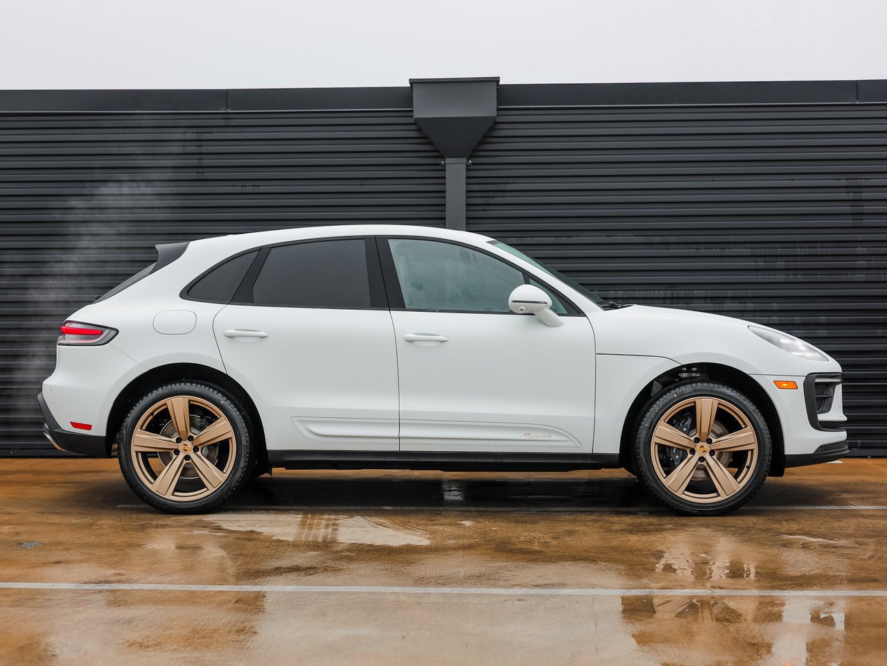 Certified 2026 Porsche Macan AWD/4WD image 8