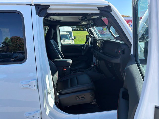 Used 2026 Jeep Wrangler Unlimited Rubicon w/ Safety Group AWD/4WD image 31