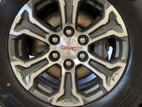 Used 2026 GMC Sierra 1500 SLT AWD/4WD image 38