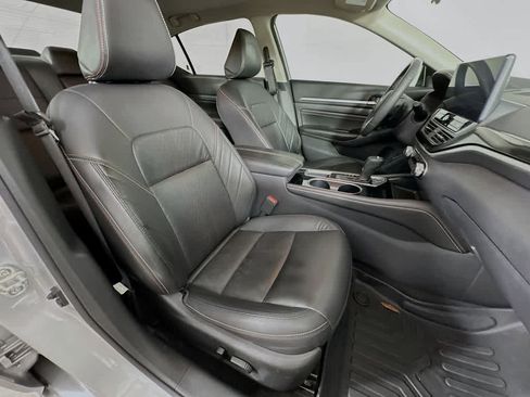 Used 2023 Nissan Altima 2.5 SR w/ SR Premium Package FWD image 14