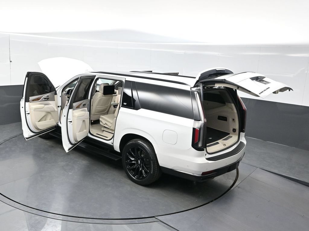 Certified 2024 Cadillac Escalade ESV Sport Platinum w/ LPO, ONYX Package AWD/4WD image 35