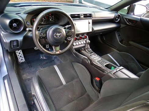 Used 2023 Toyota GR86 Premium RWD image 26