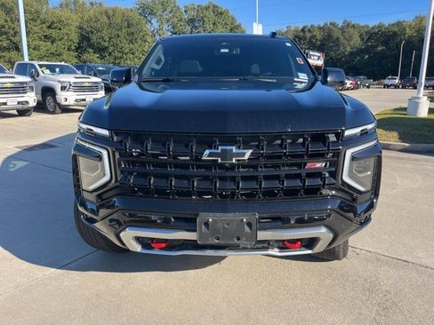 Used 2025 Chevrolet Suburban Z71 w/ Comfort Package image 10