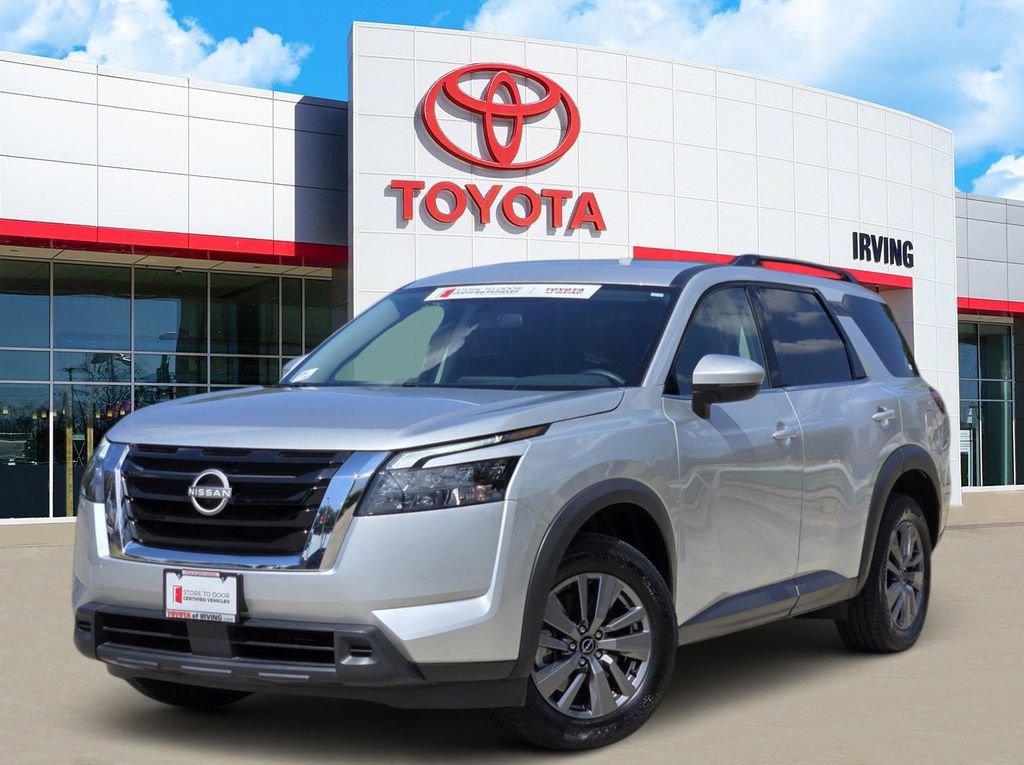 Used 2024 Nissan Pathfinder SV FWD image 1