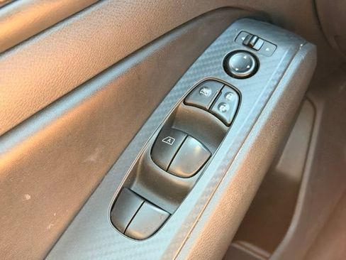 Used 2025 Nissan Altima 2.5 SV FWD image 20