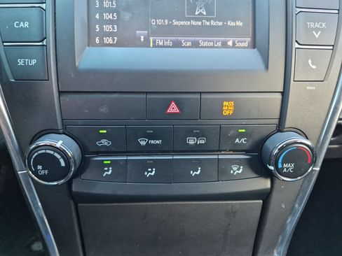 Used 2017 Toyota Camry LE FWD image 16
