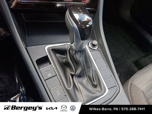 Certified 2025 Volkswagen Jetta S image 17