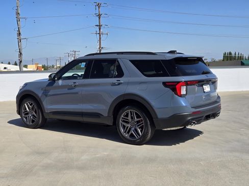 New 2026 Ford Explorer ST w/ Sun And Sound Package image 6