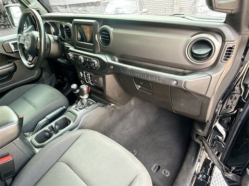 Used 2023 Jeep Wrangler Unlimited w/ Cold Weather Group image 32