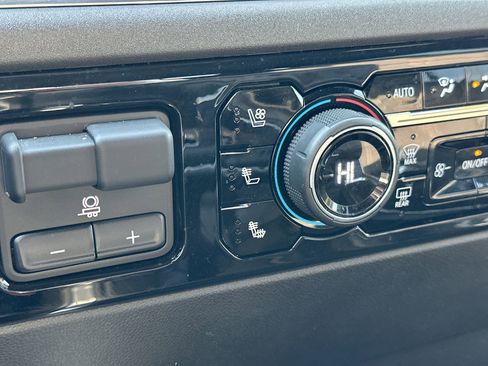 Certified 2024 Chevrolet Silverado 1500 High Country w/ Technology Package image 23