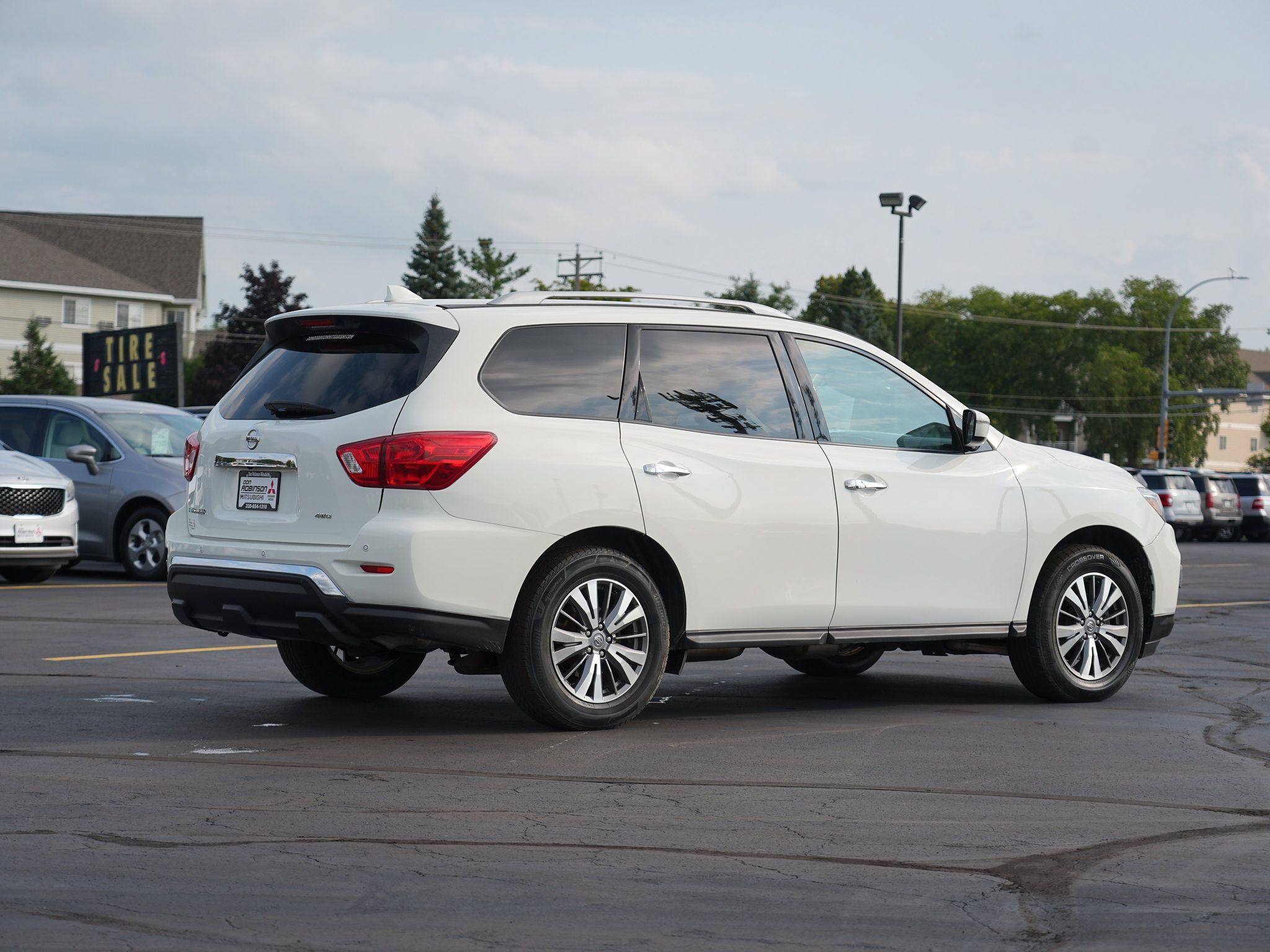 Used 2020 Nissan Pathfinder S AWD/4WD image 3