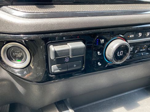 Used 2022 Chevrolet Silverado 1500 ZR2 w/ Technology Package image 19