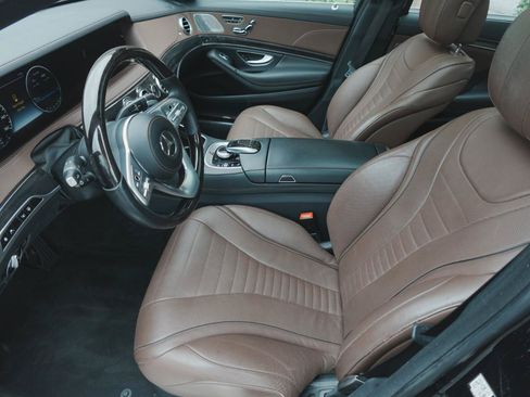 Used 2019 Mercedes-Benz S 560 4MATIC Sedan w/ Premium Package image 9