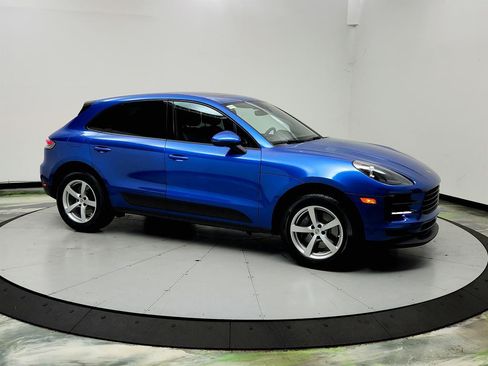 Used 2020 Porsche Macan AWD/4WD image 3