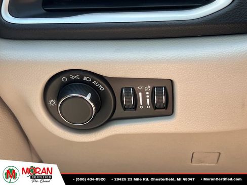 Used 2021 Chrysler Voyager LX FWD image 25