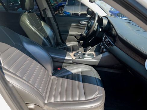 Used 2017 Alfa Romeo Giulia Ti w/ TI Lusso Package image 34