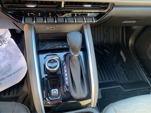 Used 2024 Chevrolet Colorado ZR2 w/ ZR2 Convenience Package III image 18