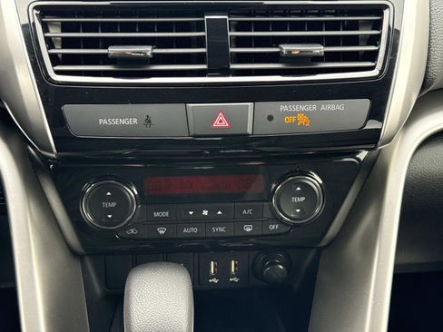 Used 2024 Mitsubishi Eclipse Cross SE image 11