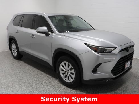 Certified 2024 Toyota Grand Highlander XLE image 3