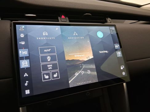 New 2025 Land Rover Discovery Sport S image 24