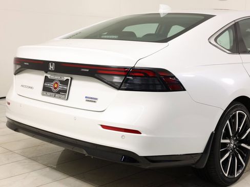 Used 2024 Honda Accord Touring image 16
