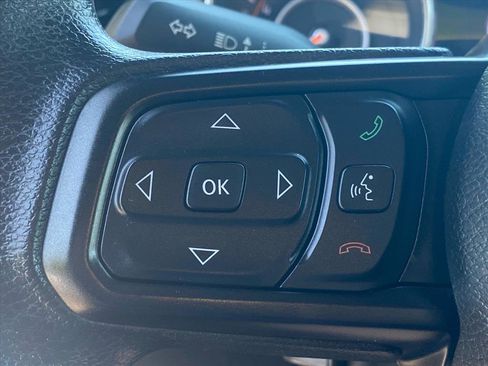Used 2019 Jeep Wrangler Sport AWD/4WD image 11