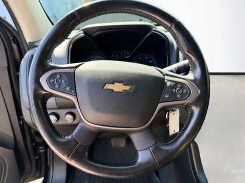 Used 2020 Chevrolet Colorado Z71 AWD/4WD image 13