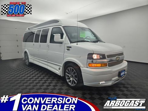 Used 2020 Chevrolet Express 2500 Extended w/ Enhanced Convenience Package RWD image 1