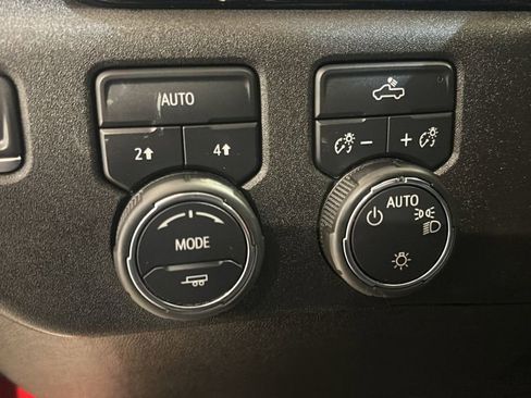 Used 2025 Chevrolet Silverado 1500 LT image 20