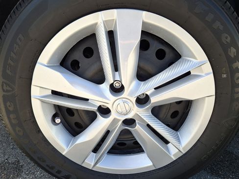 Certified 2024 Nissan Kicks S image 25