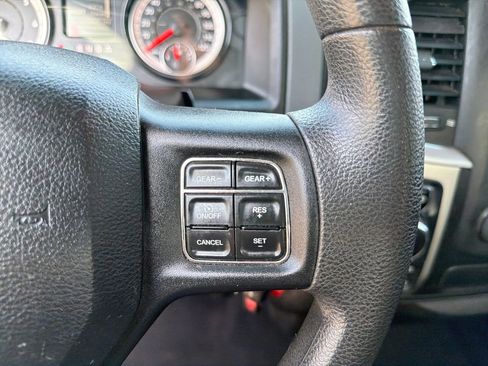 Used 2020 RAM 1500 Classic SLT AWD/4WD image 30