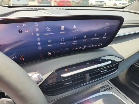 Used 2025 Buick Enclave Preferred FWD image 32