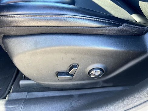 Used 2019 Jeep Cherokee Latitude Plus image 25