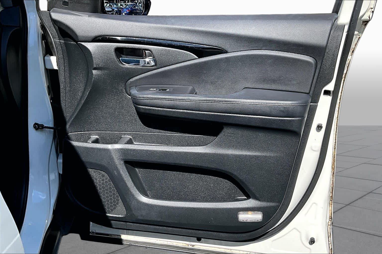 Used 2019 Honda Pilot Touring image 23