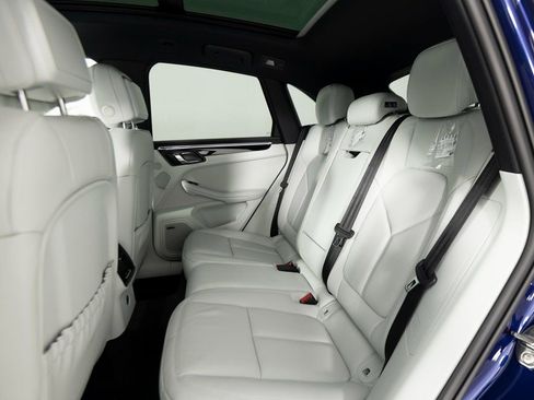 New 2026 Porsche Macan image 36