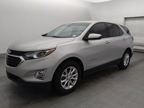 Used 2020 Chevrolet Equinox LT image 2