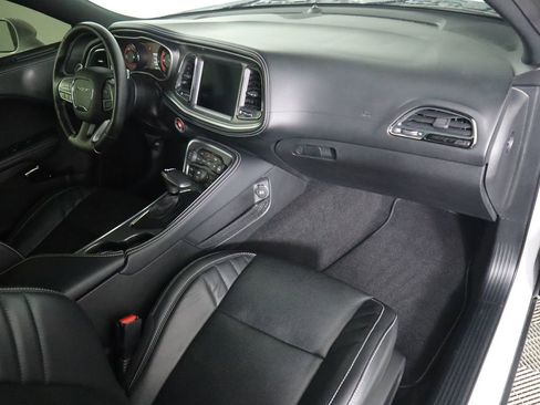 Used 2021 Dodge Challenger SRT Hellcat image 17